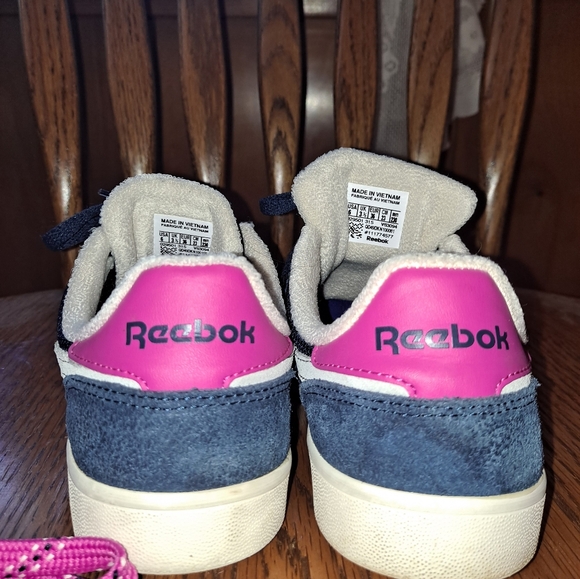 Women's size 6 Reebok pink, blue and white sneaker - Picture 7 of 7